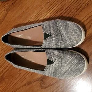 TOMS Flats sz 8.5